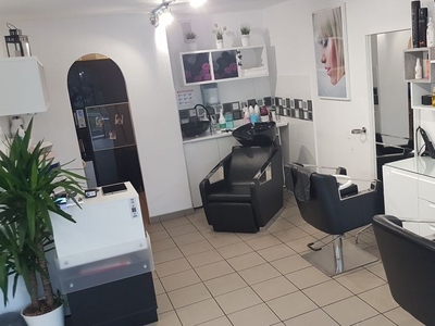 Odstąpię salon fryzjerski