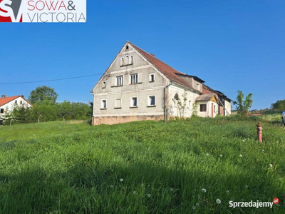 Dom wśród nielicznej zabudowy 2 km od Krzeszowa