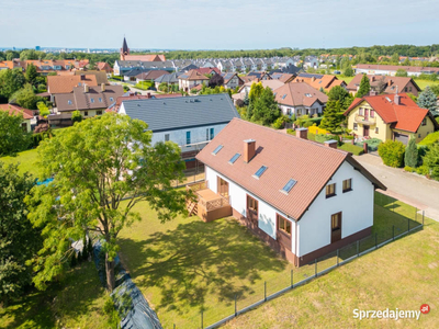 Piękny jednorodzinny Dom gotowy do zamieszkania.