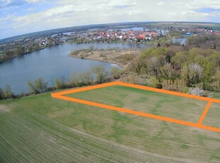 Działka nad jeziorem w obrębie miasta Lipiany