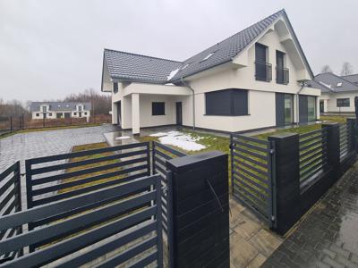 Wolnostojący dom w Płoni