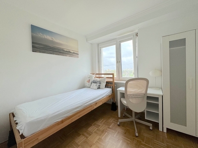 Room Mokotow nice calm safe for woman