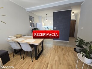 Nowy Zawiszów - I piętro, nowy apartamentowiec.