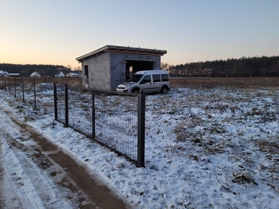 Działka budowlana 996m kw. w pięknej okolicy + budynek blisko las jezi