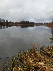 Działka na Mazurach widokiem na jezioro (budowlana)