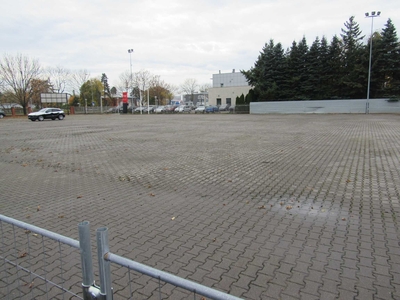 Plac 10 000 m² Połczyńska 110 z pełną infrastrukturą techniczną
