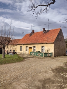 Sprzedaż domu do remontu.