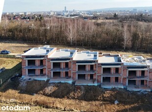 Ostatnie Z Ogrodem I Dwustanowiskowym Garażem