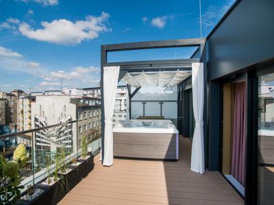 Luksusowy penthouse z tarasem, jacuzzi i klimatyzacja