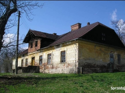 Dom na pięknej działce.