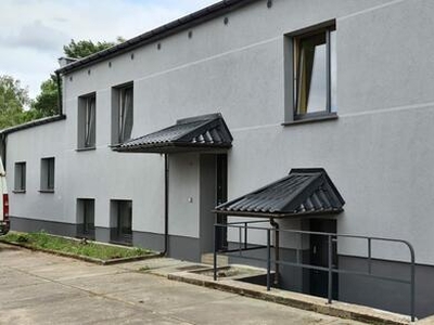 Hale magazynowe biuro o pow.810 m2 działka 2640 m2