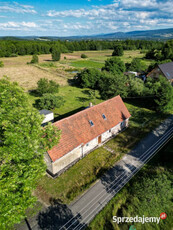 Mały domek i stodoła na pogórzu Izer 1955m2 + 3000m2