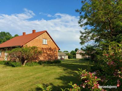 Ładne siedlisko na terenie gminy Janowiec Kościelny