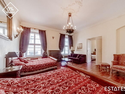 3 pok. apartament w pięknej kamienicy, Mały Rynek!