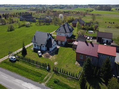 Dom z garażem i dużą działką 1500m2