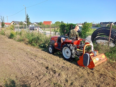 Działka w centrum Konarzewa z rozpoczętą budową, usługi, mieszkania