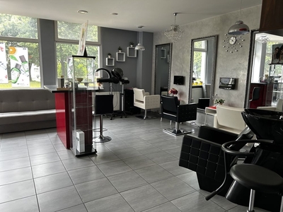 Wynajmę salon fryzjerski w Solarium kosmetyka paznokcie