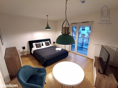 Port Praski | Airbnb | 6 min Metro | Balkon