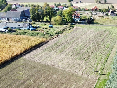 Działka 30 arów do zabudowy lub podziału