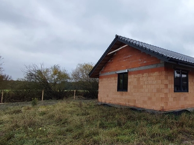 Nowy dom w spokojnej miejscowości.