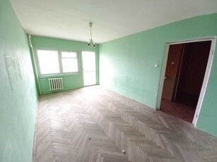 Kawalerka z balkonem - loggia, bezpośrednio, 28,07 m2, do remontu