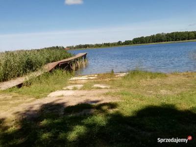 Malownicza działka budowlana nad jeziorem Roś