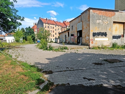 Działki pod usługi lub mieszkalne