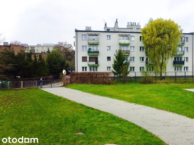 Urokliwe Mieszkanie z Dużym Balkonem - Pogoń!