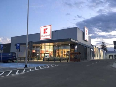 Kaufland Wałbrzych, 51 m2 z dostępem do mediów oraz witryną i roletą!