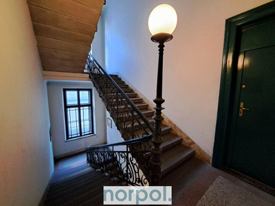 Lokal biurowy do wynajęcia przy Galerii Krakowskiej | Office to let in Old Town