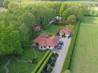 Stylowy dom k Kórnika z dużym ogrodem ( 1,5 ha), sauna, staw, wyspa, 2700000 zł.