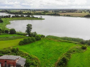 Działka z linią brzegową jeziora - Długochorzele