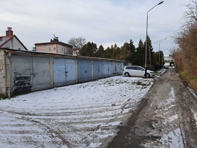 Sprzedam murowany garaż w Rzeszowie blisko centrum.