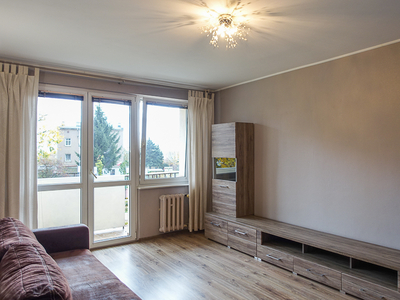 Os. Komuny Paryskiej 2 pok., I p. balkon 450000