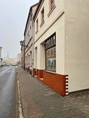 Lokal przy wyjeździe z rynku! Duża witryna + parking!