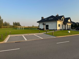 Sprzedam wykończony nowy dom na polu golfowym!