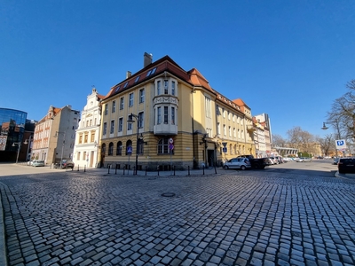 Na sprzedaż budynek biurowy Plac Klasztorny 1682 m