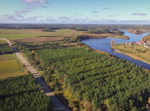 Sprzedam działkę budowlaną z linią lasu niedaleko jeziora na Kaszubach