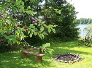 Domki i pokoje studio nad jeziorem w Borach tucholskich -Cek