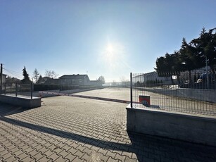 Utwardzony plac przy trasie Wolbrom - Kraków