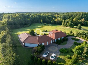 Ekologiczna posiadłość z basenem oraz jacuzzi