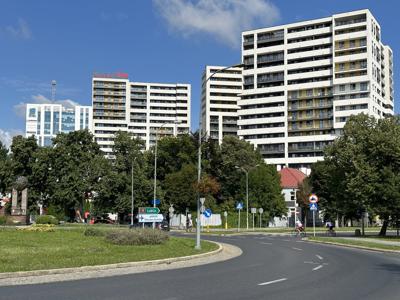 Mieszkanie trzypokojowe na sprzedaż