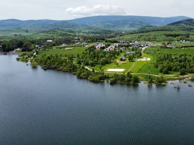 Działka w górach nad jeziorem