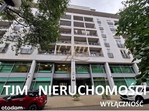 Cicho zielono Nalewki 8 widok na panoramę Warszawy