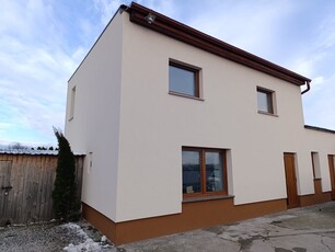 Sprzedam dom mieszkalny 72m² w Adamowie po generalnym remoncie