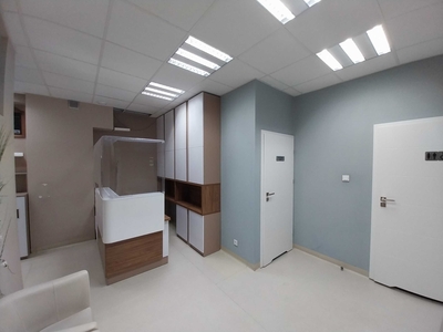 Lokal usługowy 92m2, 3 gabinety, recepcja - Bronowice