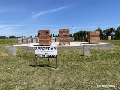 Sprzedam działkę budowlaną z rozpoczętą budową w Złoczewie.