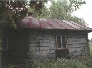 Syndyk sprzeda udział w zabudowanej działce