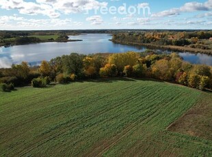 Działka rolna nad jeziorem w Golubiach