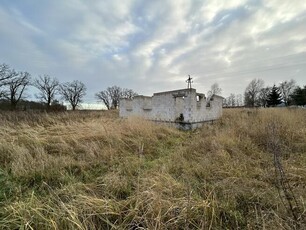 Działka z rozpoczętą budową